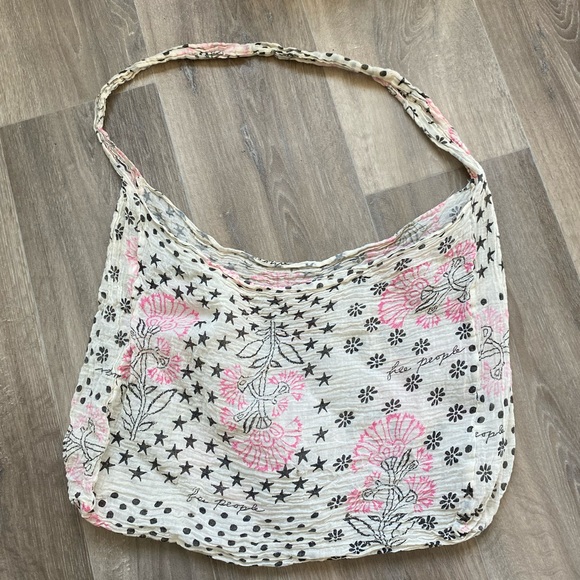Free People Accessories - CLEARANCE✨ Free People Reusable Bag